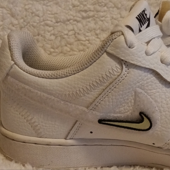 Nike Court Vision Low 'Valentine's Day" - Picture 3 of 10